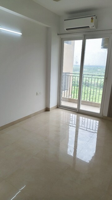 Room in 3 BHK Apartment at ATS Homekraft Pious Hideaways, Sector 150 – for Rent