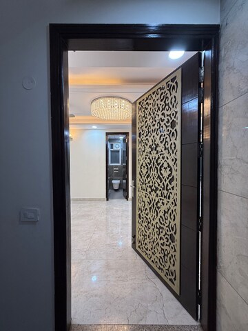 Furnished Amenities in 3 BHK Builder Floor at Ansal API Esencia, Sector 67 – for Sale