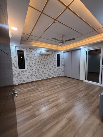 Room in 3 BHK Builder Floor at Ansal API Esencia, Sector 67 – for Sale