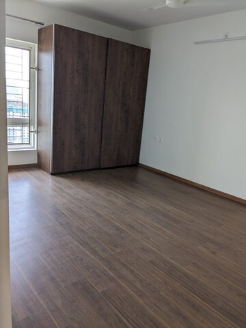 Room in 3 BHK Apartment at Sumadhura Acropolis, Gachibowli – for Rent