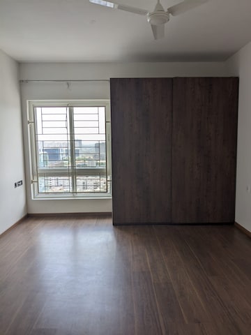 Room in 3 BHK Apartment at Sumadhura Acropolis, Gachibowli – for Rent