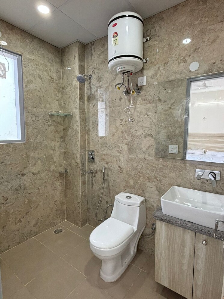Bathroom, sushant lok i 1 RK 300 Sq.Ft. Builder Floor In Sushant Lok I Gurgaon 9027128