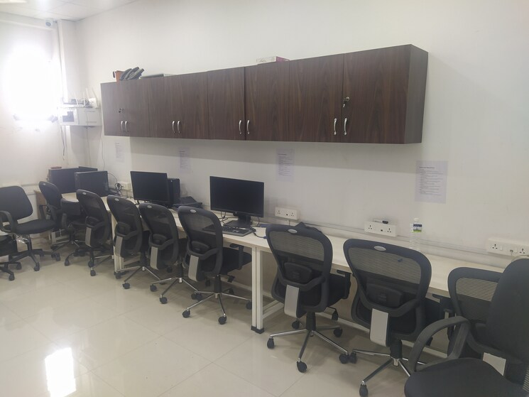 Team Area, vtp-trade-park Commercial Office Space 500 Sq.Ft. In Undri Pune 9027129