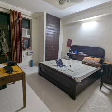 Bedroom in 2 BHK Builder Floor at Ansal Plaza Sector-23, Carterpuri Village – for Rent