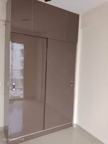 Furnished Amenities in 1 BHK Apartment at Shree Vardhman Green Court, Sector 90 – for Sale