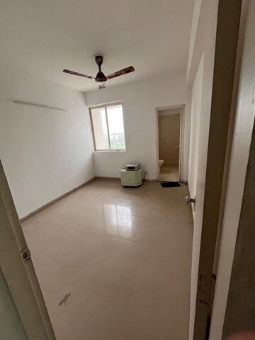 3 BHK Apartment For Rent in Puri Pratham, Sector 84
