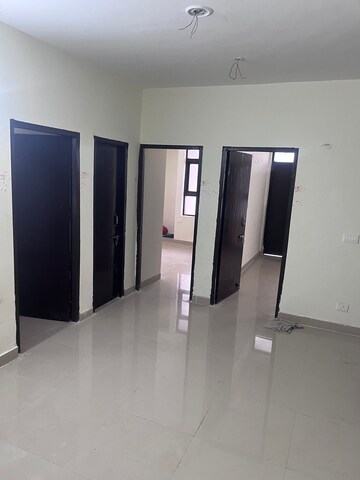 Room in 3 BHK Apartment at Amolik Sankalp, Sector 85 – for Rent