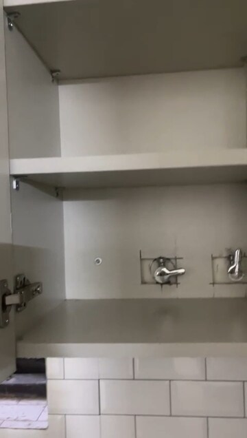 Room in 3 BHK Apartment at Amolik Sankalp, Sector 85 – for Rent
