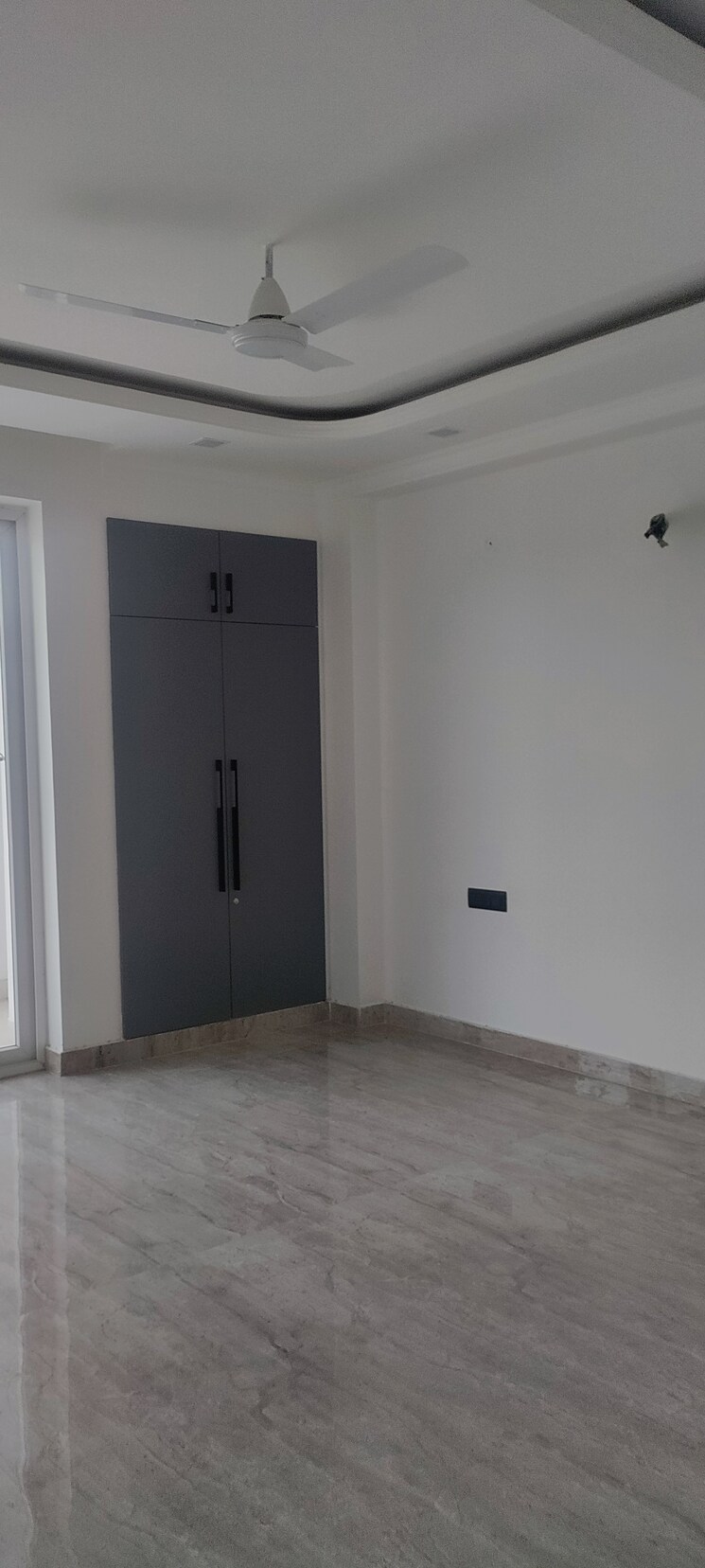 Room, bptp-eden-estate 4 Bedroom 275 Sq.Yd. Builder Floor In Sector 81 Faridabad 9027218