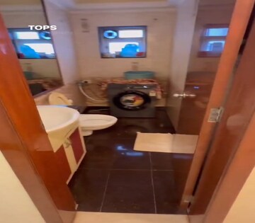 Bathroom in 4 BHK Apartment at Dosti Flamingos, Parel – for Sale