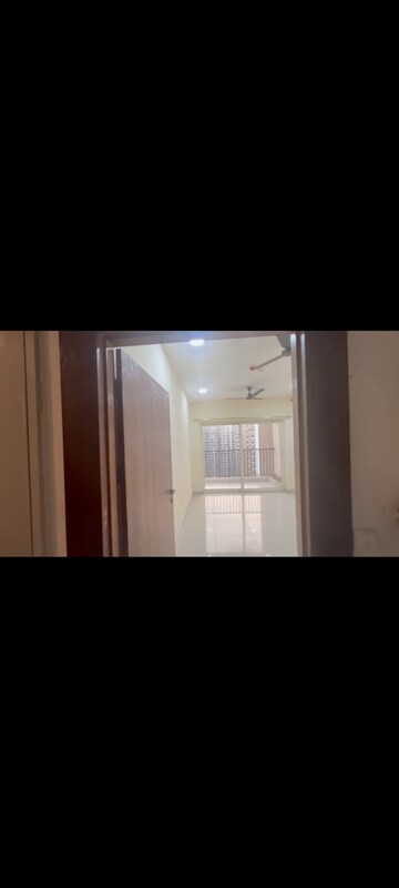 Room in 3 BHK Apartment at Nirala Estate, Tech Zone 4 Greater Noida – for Sale