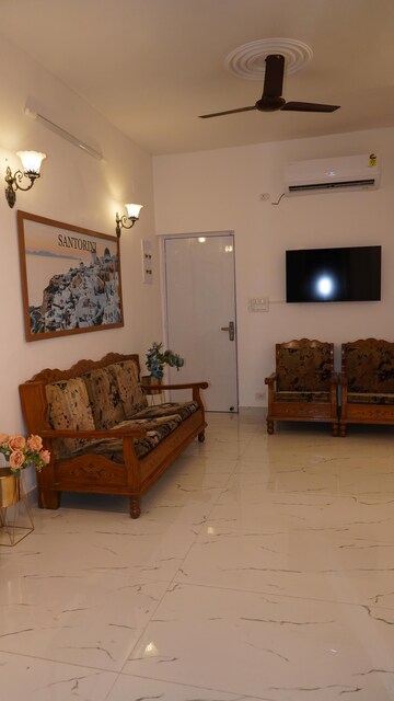 Living Room in 2 BHK Apartment at Sector 4 – for Rent