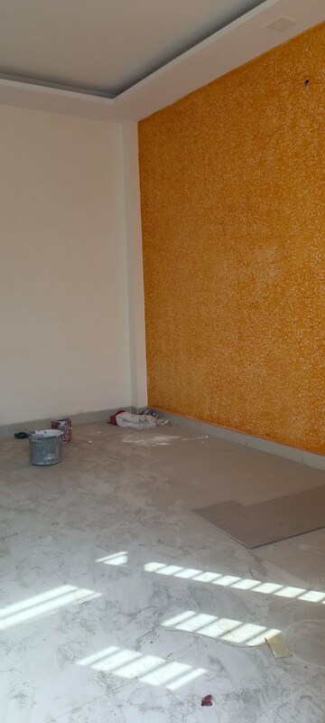 Room in 2 BHK Independent House at Vihaan Floors, Roza Jalalpur – for Sale