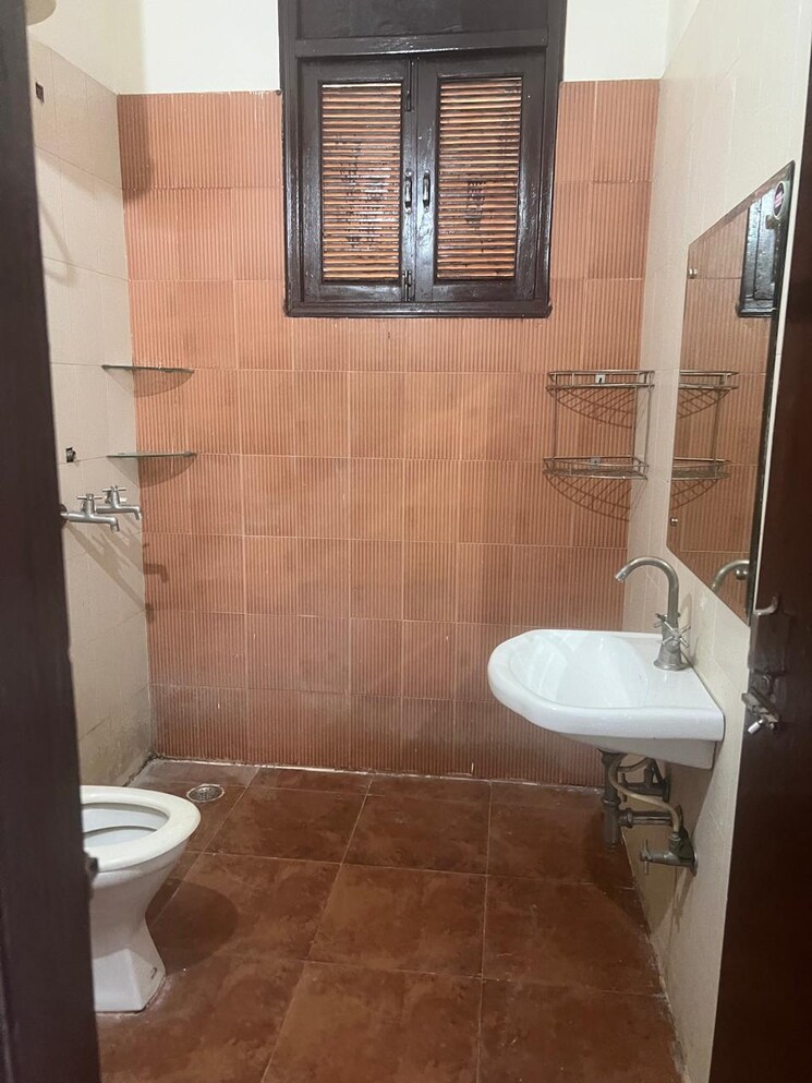 Bathroom, supertech-ecovillage-ii 2 Bedroom 1000 Sq.Ft. Apartment In Sector 16b Greater Noida Greater Noida 9027290