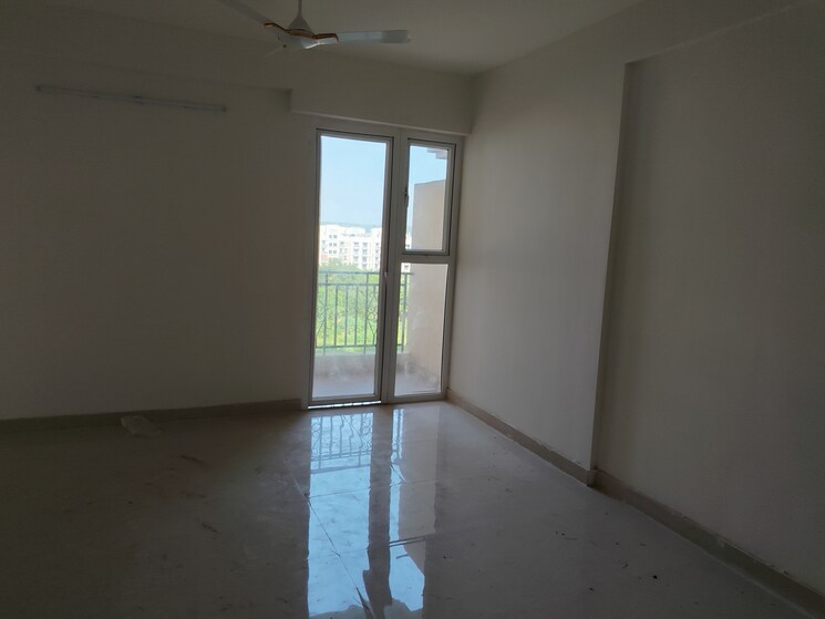 Room, signature-global-prime 2 Bedroom 834 Sq.Ft. Apartment In Sector 63a Gurgaon 9027286