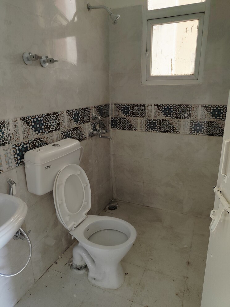 Bathroom, signature-global-prime 2 Bedroom 834 Sq.Ft. Apartment In Sector 63a Gurgaon 9027286