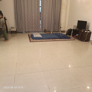 Team Area in 3 BHK Villa at Eros Rosewood Villas, Sector 50 – for Rent