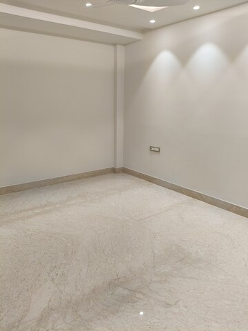 Room in 4 BHK Builder Floor at Vivek Vihar Phase 1 – for Sale