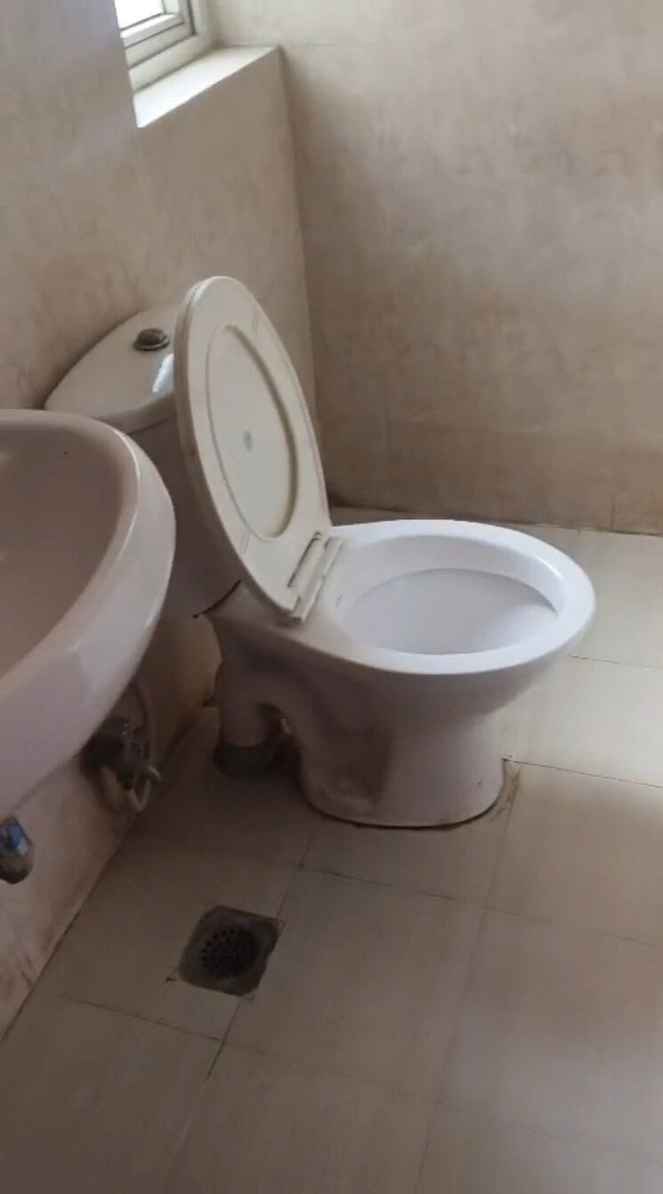 Bathroom, bptp-park-elite-premium 3 Bedroom 1128 Sq.Ft. Apartment In Sector 84 Faridabad 9027398