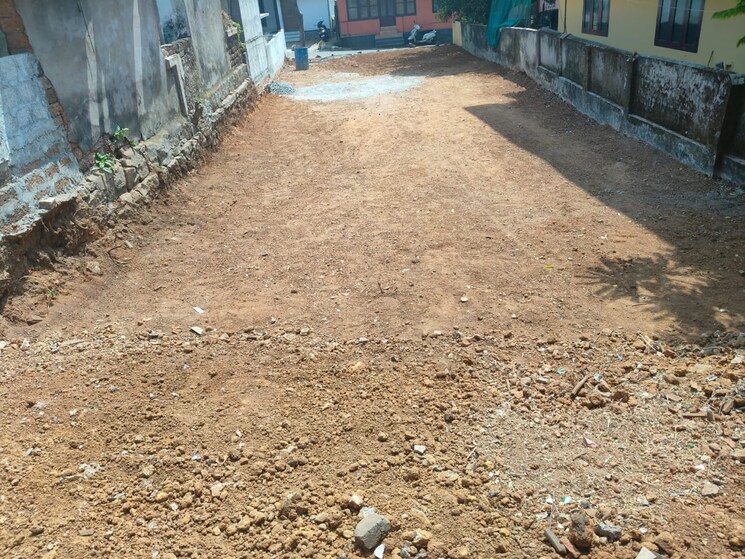 Parking, east fort Commercial Land 2396 Sq.Ft. In East Fort Thrissur 9027378
