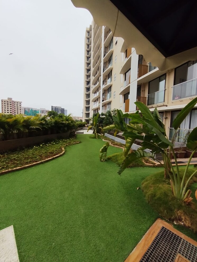 Garden, naman-habitat 2 Bedroom 769 Sq.Ft. Apartment In Andheri West Mumbai 9027401