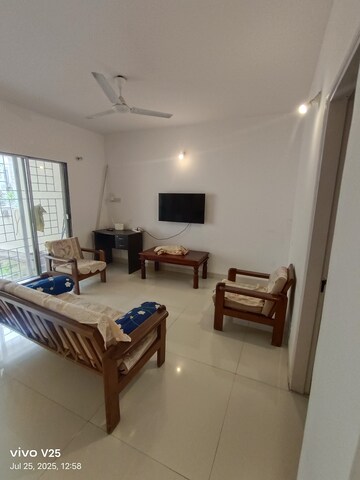 Living Room in 2 BHK Apartment at Madhusudan Park, Koregaon Park – for Rent