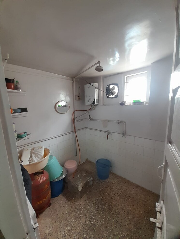 Bathroom, sudhir-aakash 2 Bedroom 700 Sq.Ft. Apartment In Karve Road Pune 9027420