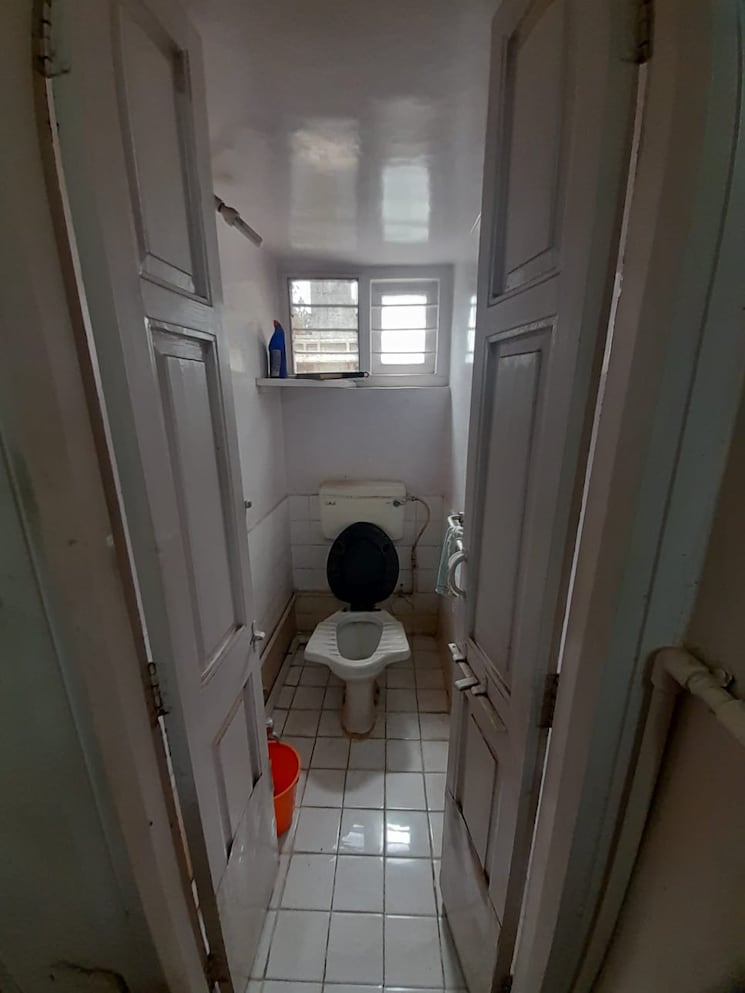 Bathroom, sudhir-aakash 2 Bedroom 700 Sq.Ft. Apartment In Karve Road Pune 9027420