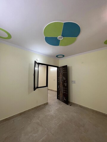 Room in 2 BHK Apartment at Sector Iii – for Rent