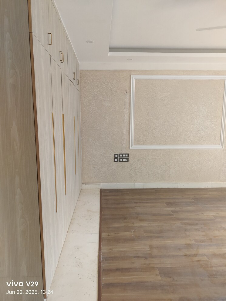 Bathroom, unitech-heritage-city 4 Bedroom 2750 Sq.Ft. Apartment In Sector 25 Gurgaon 9027454