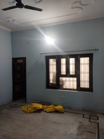 Room in 1.5 BHK Independent House at Aliganj – for Rent