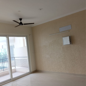 Room in 3 BHK Apartment at Amrapali Crystal Homes, Sector 76 – for Rent