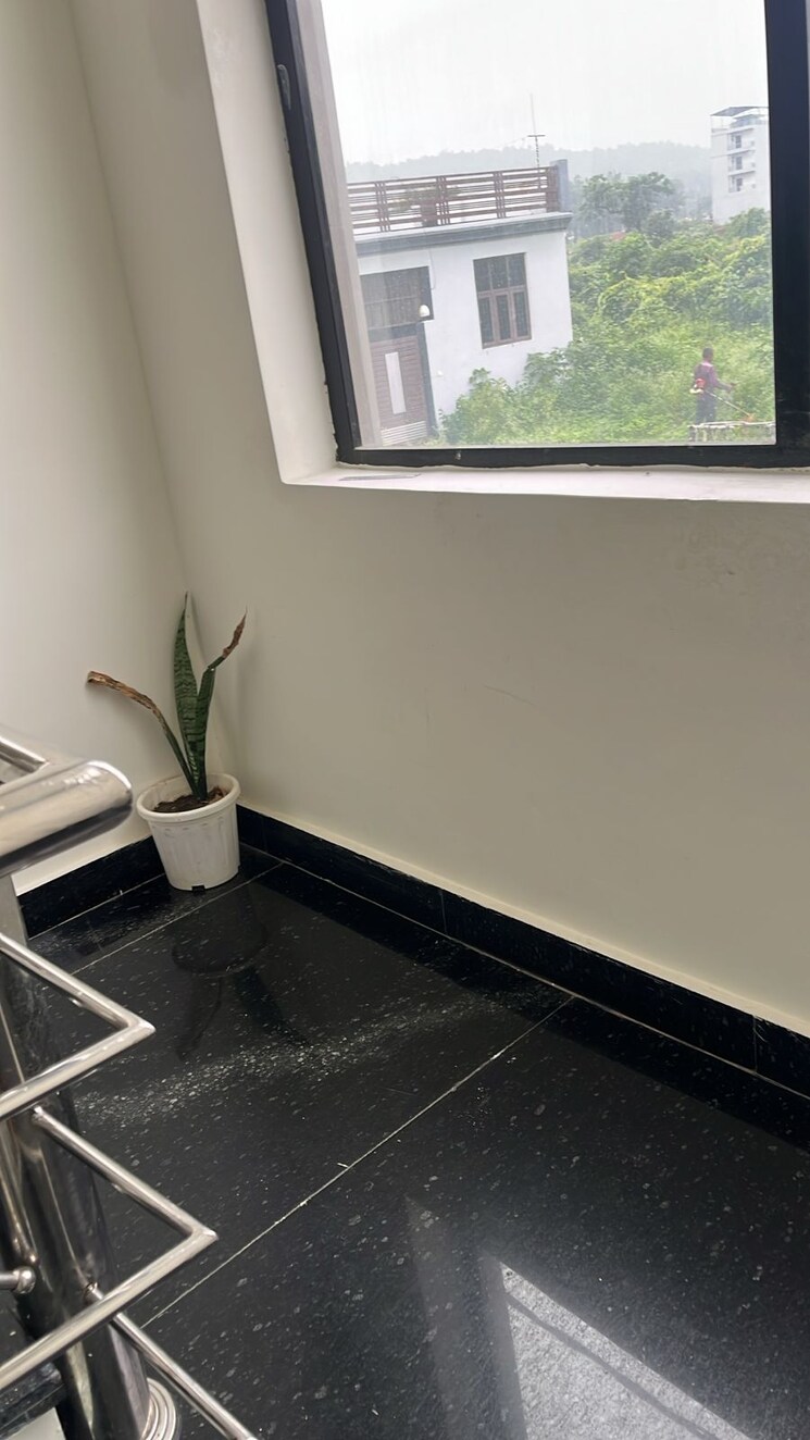 Balcony, nanda ki chowki 6+ Bedroom 4500 Sq.Ft. Builder Floor In Nanda Ki Chowki Dehradun 9027487