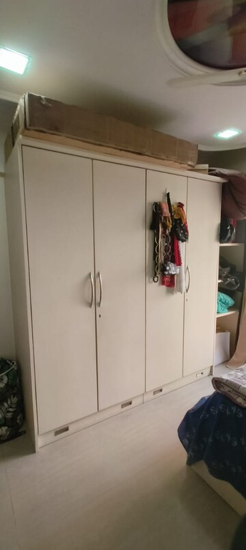 Furnished Amenities in 2 BHK Apartment at Union Park, Chembur – for Rent