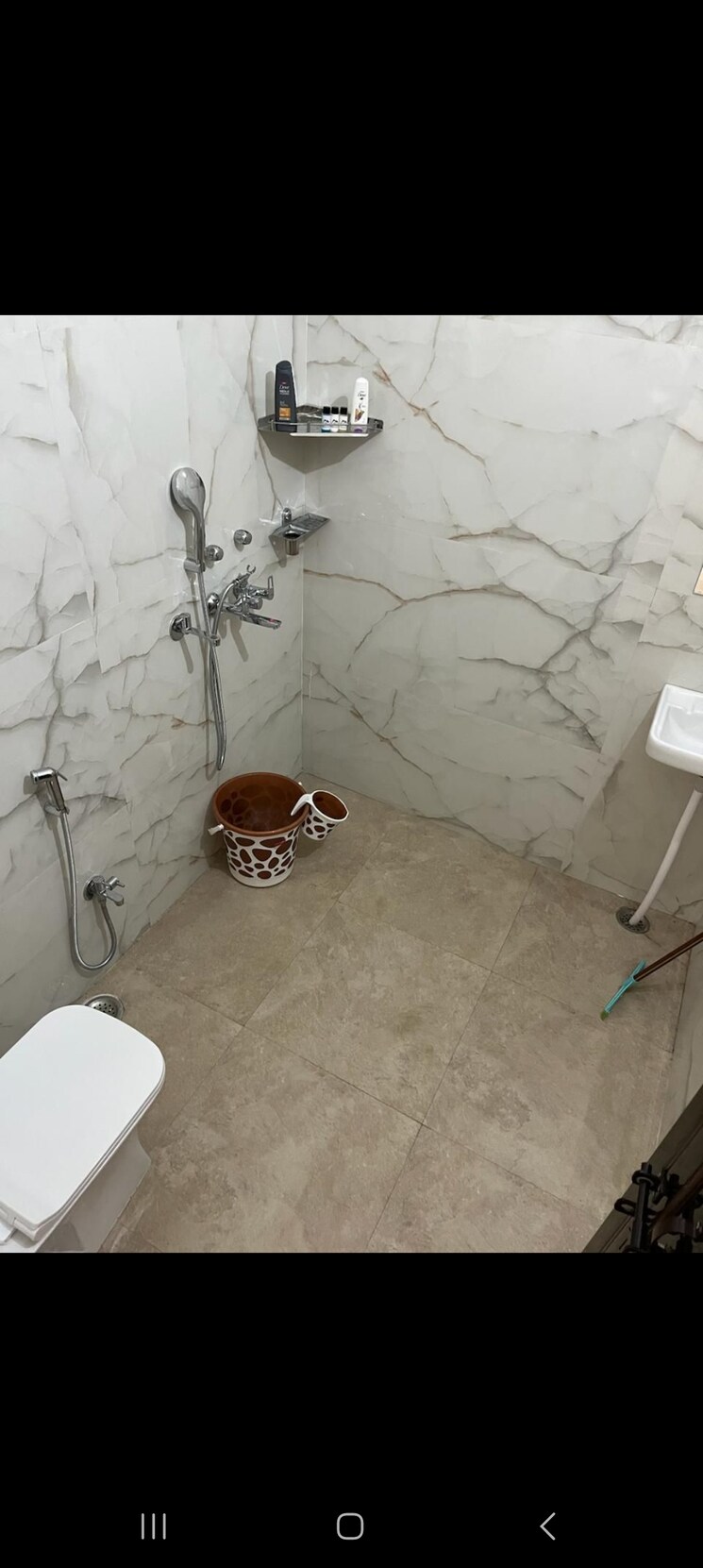 Bathroom, mahmoorganj 3 Bedroom 1700 Sq.Ft. Builder Floor In Mahmoorganj Varanasi 9027540