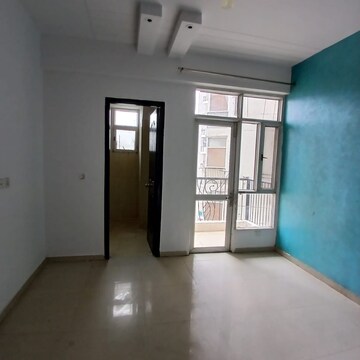 Room in 3 BHK Apartment at Prateek Wisteria, Sector 77 – for Rent
