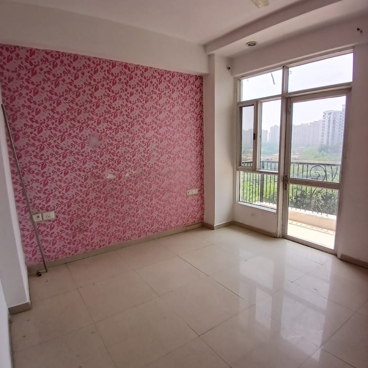 3 BHK + Study Room,Extra Room Apartment For Rent in Prateek Wisteria