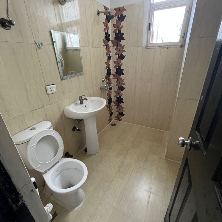 Bathroom, prateek-wisteria 3 Bedroom 1560 Sq.Ft. Apartment In Sector 77 Noida 9027618