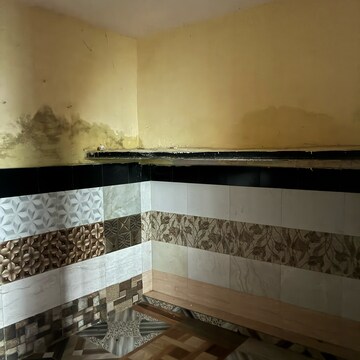 2 BHK Builder Floor For Rent in Krishna Complex Noida, Nithari Village