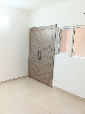 Room in 3 BHK Apartment at Ace Divino, Sector 1 Greater Noida – for Rent