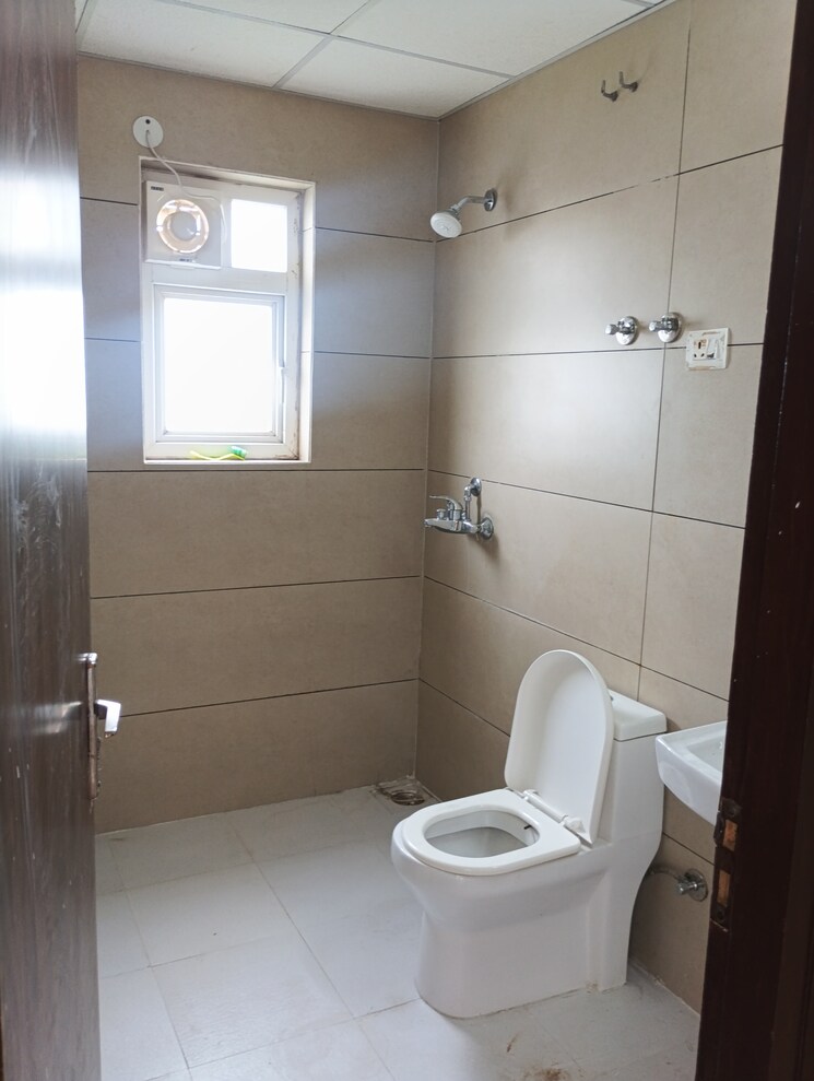 Bathroom, ace-divino 3 Bedroom 1565 Sq.Ft. Apartment In Sector 1 Greater Noida Greater Noida 9027694