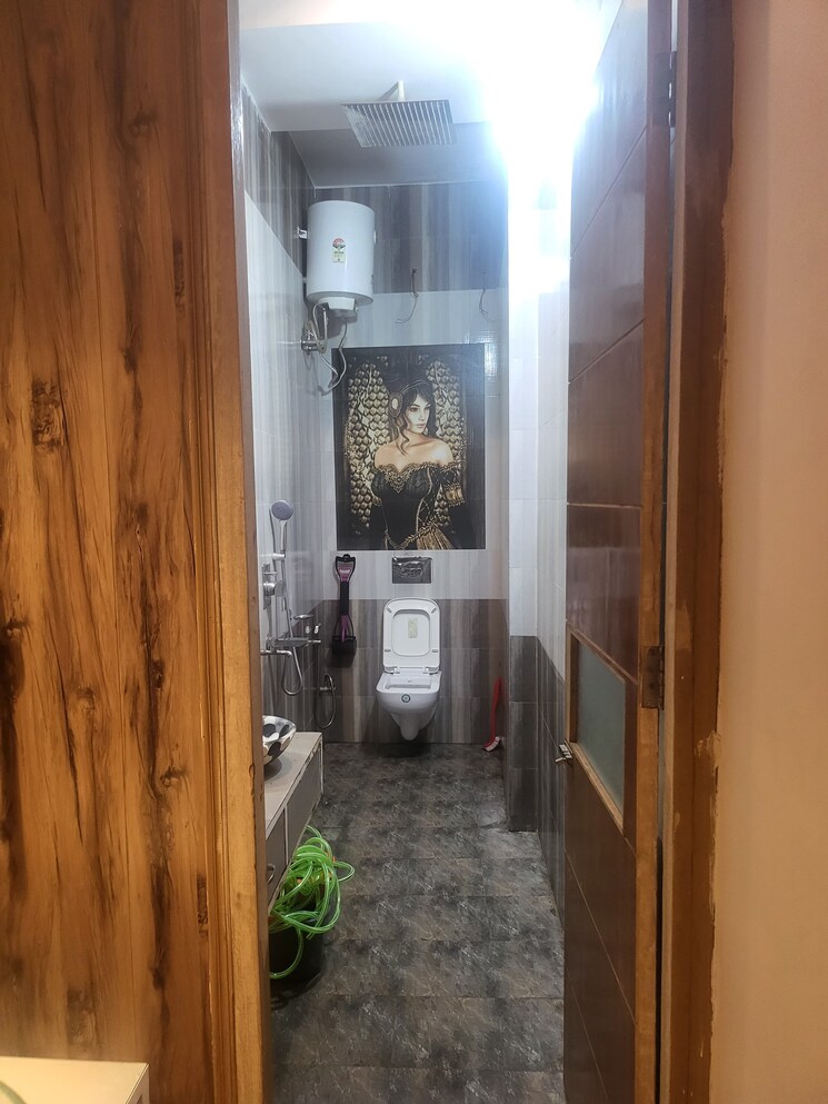 Bathroom, malsi 4 Bedroom 150 Sq.Yd. Independent House In Malsi Dehradun 9027689