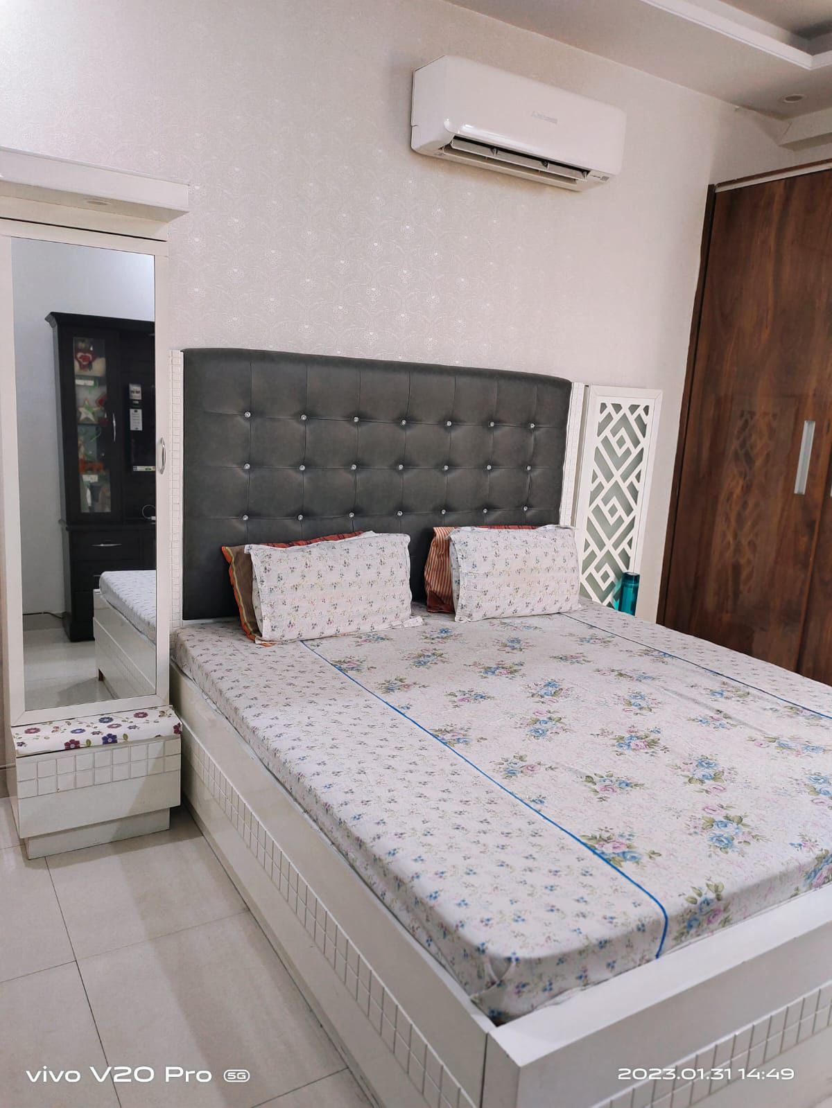 2 BHK + Extra Room Builder Floor For Rent in The Images Floors