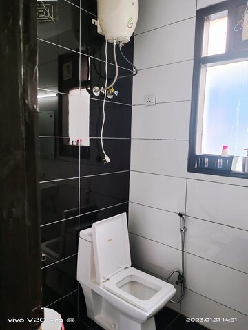 Bathroom in 2 BHK Builder Floor at The Images Floors, Sector 51 – for Rent