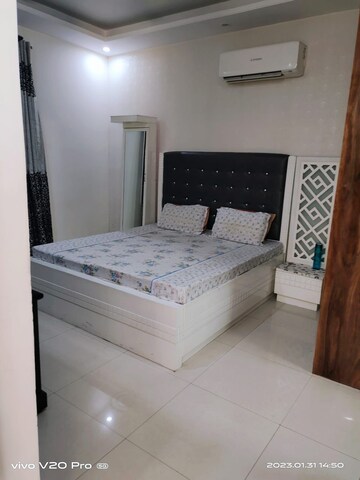 Bedroom in 2 BHK Builder Floor at The Images Floors, Sector 51 – for Rent