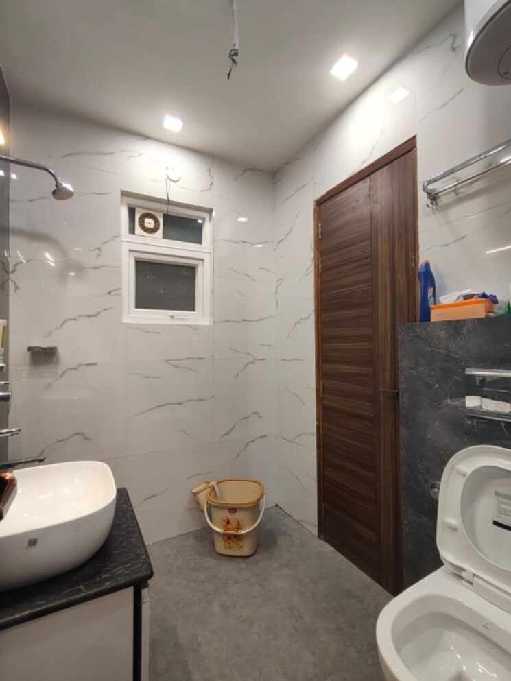 Bathroom, puri-kohinoor 3 Bedroom 180 Sq.Yd. Builder Floor In Sector 89 Faridabad 9027729