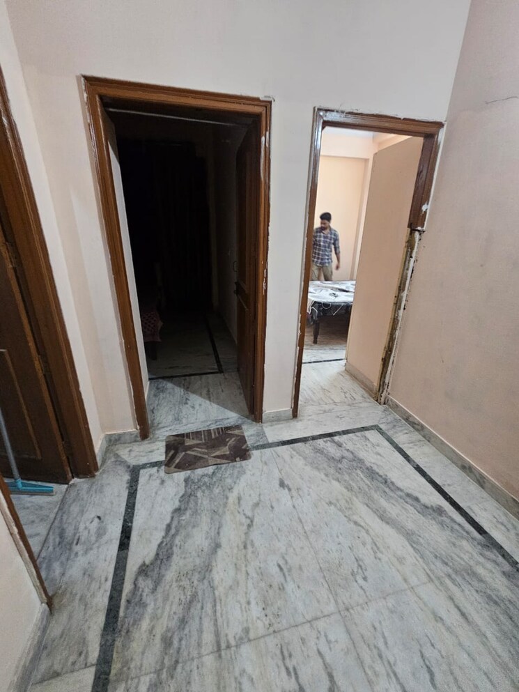 Room, migsun-vilaasa 1 Bedroom 600 Sq.Ft. Apartment In Eta Ii Greater Noida Greater Noida 9027726