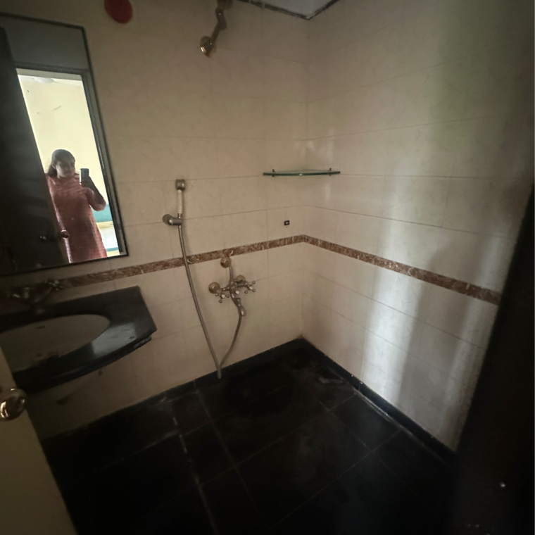 Bathroom, silver-oak 3.5 Bedroom 1800 Sq.Ft. Apartment In Adarsh Nagar Pune 9027743