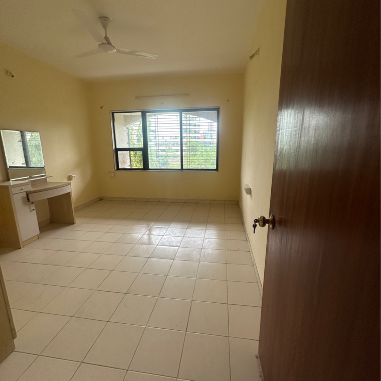 Room, silver-oak 3.5 Bedroom 1800 Sq.Ft. Apartment In Adarsh Nagar Pune 9027743