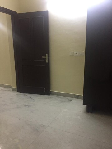 Room in 1 BHK Builder Floor at Sector 49 – for Rent